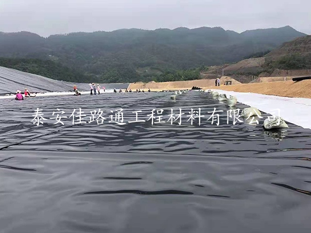水库底部铺设防渗土工膜出现损坏的原因 水库底部铺设防渗土工膜出现损坏的原因