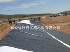 垃圾填埋场防渗膜铺设保护层的必要性