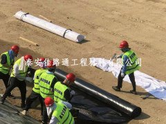 垃圾填埋场防渗土工膜 “起皱” 危机！