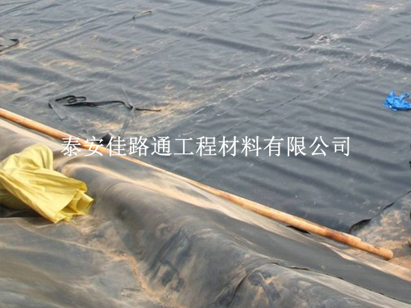调节池防渗膜施工慢?这些方法能提速 调节池防渗膜施工慢?这些方法能提速
