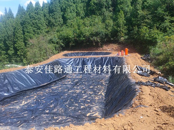 鱼塘防渗膜焊接方向怎么定？关键原则在这里