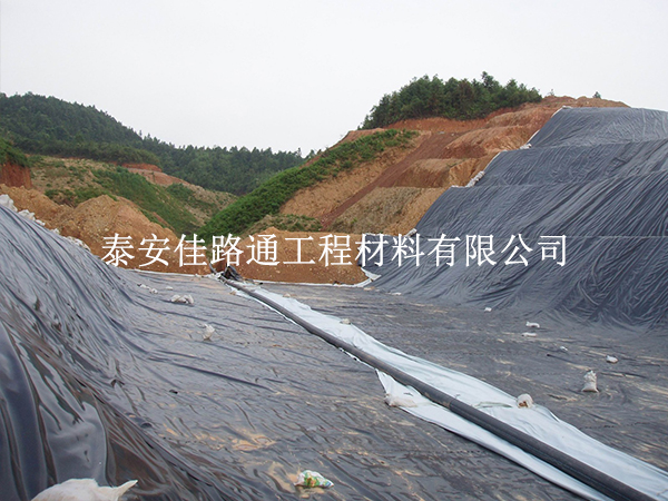 垃圾填埋场防渗膜裁剪,这些技巧让施工更省心 垃圾填埋场防渗膜裁剪,这些技巧让施工更省心