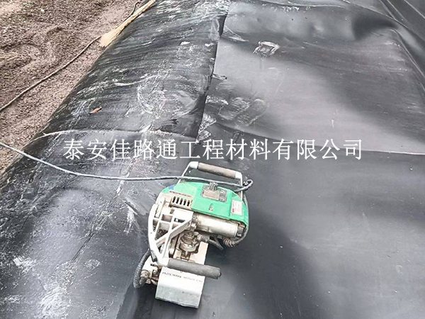 蓄水池防渗膜冬季施工不踩坑，这些专业技巧要