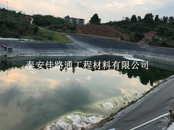 养殖防渗膜连接部位处理:做好这几点,杜绝渗