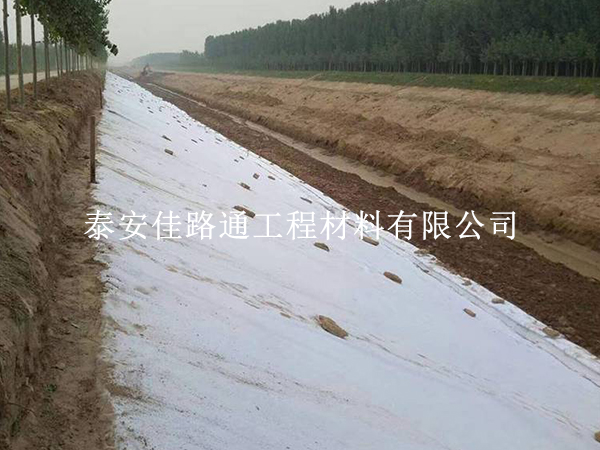 延长丙纶土工布使用寿命：掌握这些技巧，筑牢工程长效防护