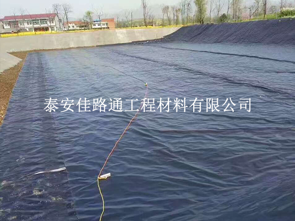 养殖防渗膜渗漏点检测技巧:精准排查,筑牢养殖防渗安全屏障 养殖防渗膜渗漏点检测技巧:精准排查,筑牢养殖防渗安全屏障