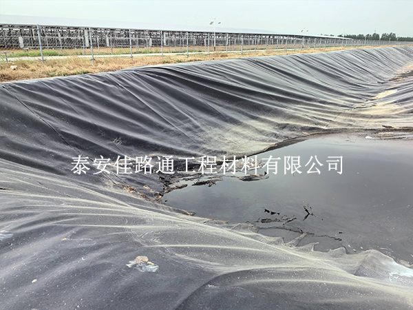 人工湖防渗膜施工全解析：规范工艺才是不漏的