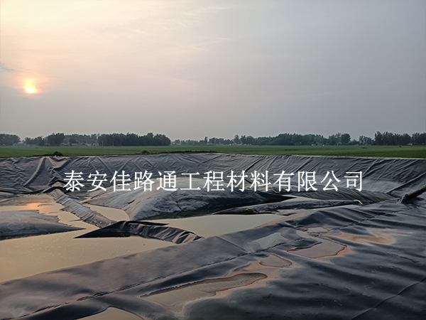氧化塘土工膜焊缝总出问题？选对焊接方法，不同位置一次搞定