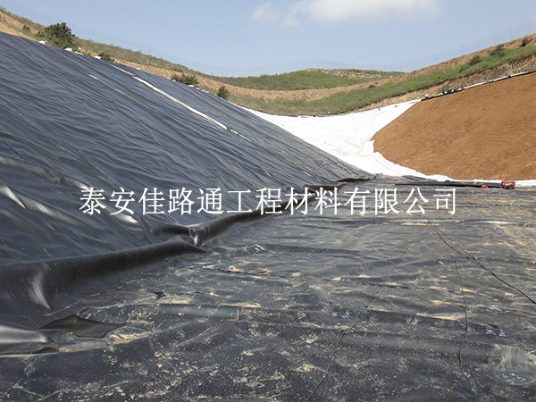 守护防渗屏障：垃圾填埋场防渗膜回填操作规范