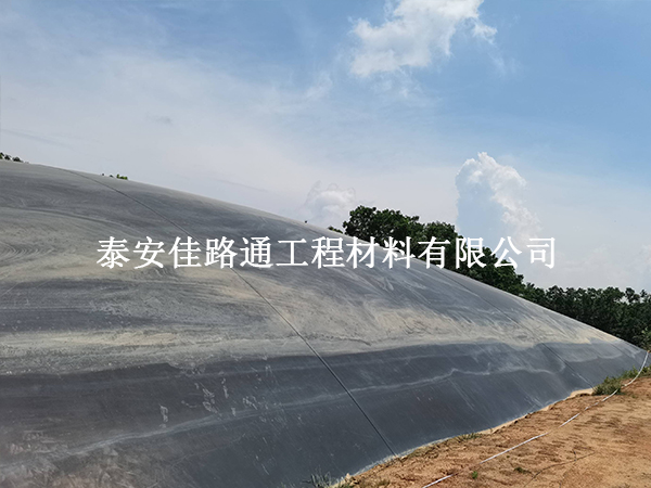拒绝虚焊与烧穿！沼气池防渗膜焊接温度把控实战指南