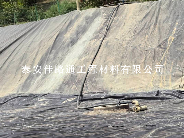 拒绝盲目施工：氧化塘防渗膜全流程自检工作实