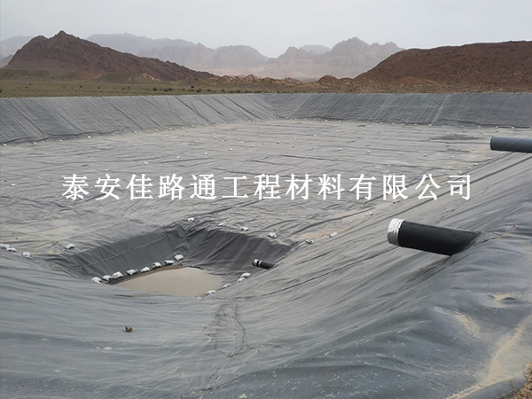 拒绝渗漏隐患：沼气池防渗膜的核心作用与性能解析