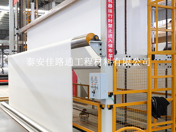 拒绝盲目返工：长丝土工布高效省力施工的核心策略